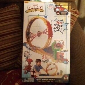 Marvel Amazing Spidey and his Amazing Friends 360° Super Loop Playset